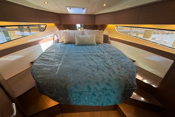 Shoreline 36ft Beneteau Yacht For Sale