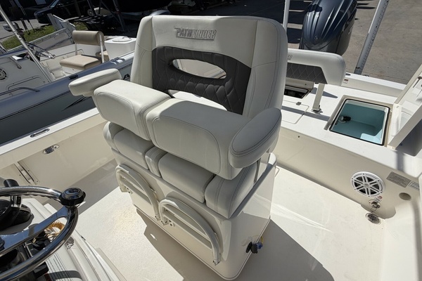 26ft Pathfinder Yacht For Sale