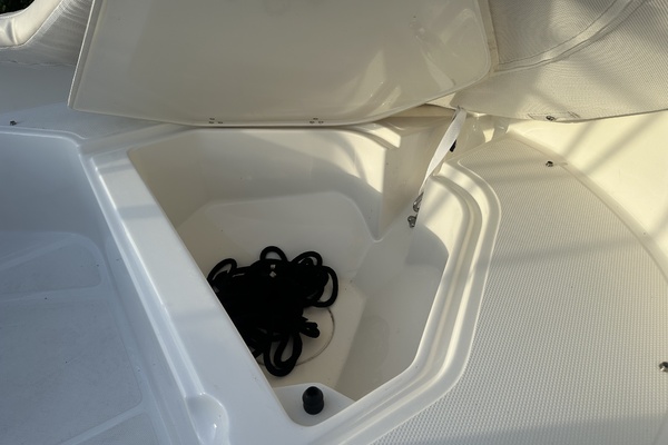 13ft Boston Whaler Yacht For Sale