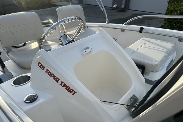 2025 Boston Whaler 13