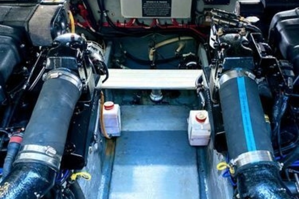1999 Sea Ray 37