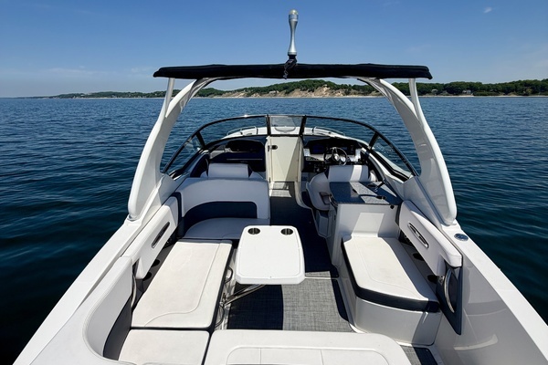 2018 Chaparral 30