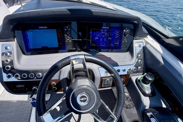 2018 Chaparral 30