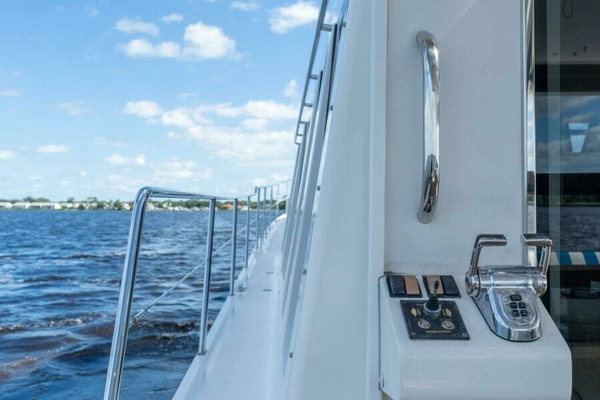 2009 Pacific Mariner 65
