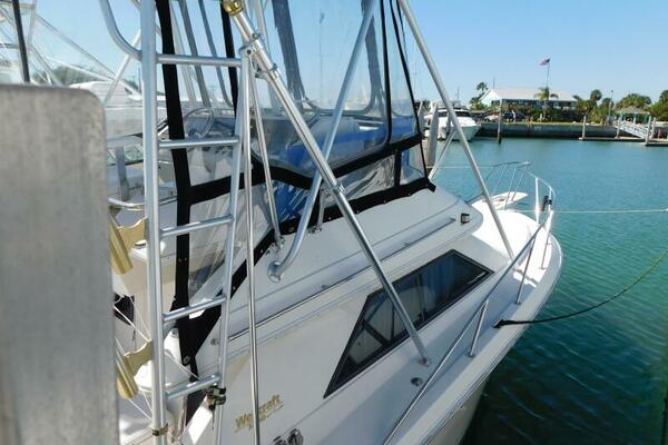 33ft Wellcraft Yacht For Sale
