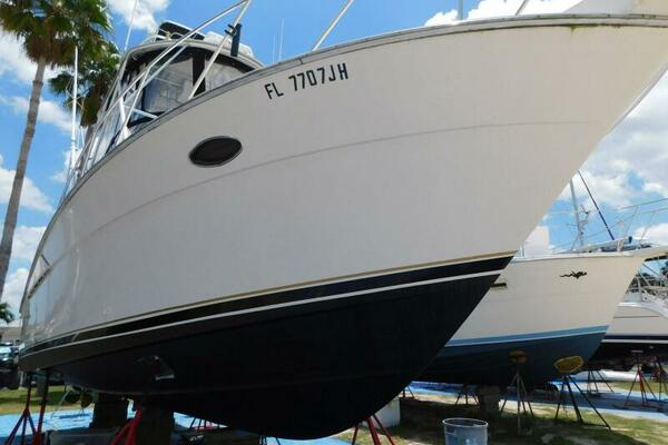 33ft Wellcraft Yacht For Sale