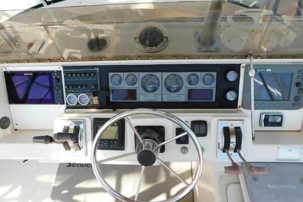 33ft Wellcraft Yacht For Sale