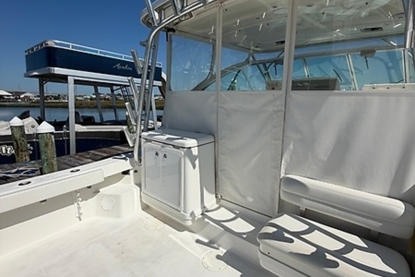 Photo of the 2005 Rampage 33 Express
