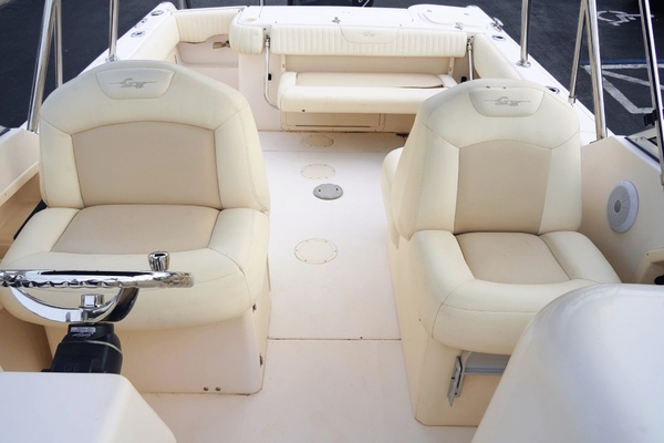 27ft Grady White Yacht For Sale