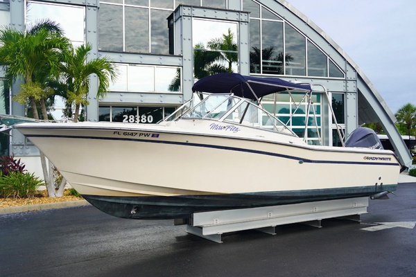 27ft Grady White Yacht For Sale