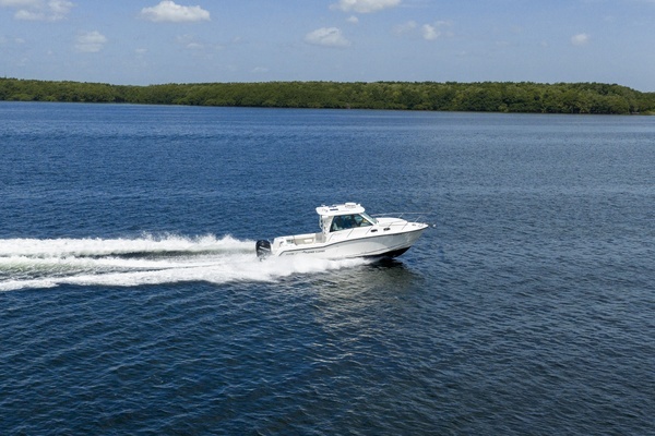 Photo of the 2014 Boston Whaler 315 Conquest