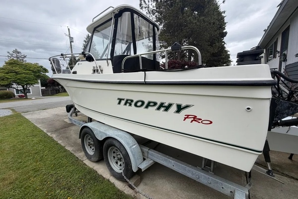 22ft Bayliner Yacht For Sale