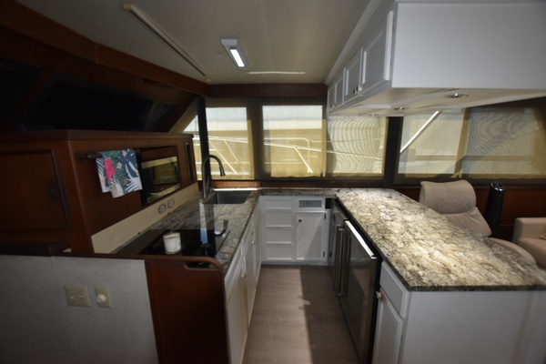 The Cowboy s Hat 50ft Hatteras Yacht For Sale