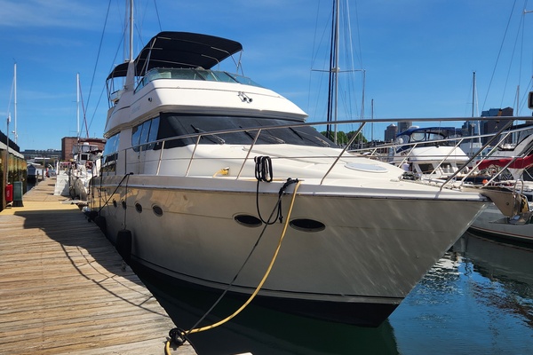 53ft Carver Yacht For Sale