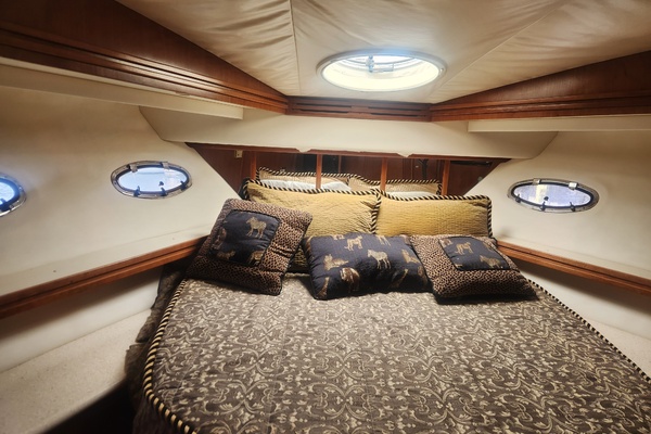 53ft Carver Yacht For Sale