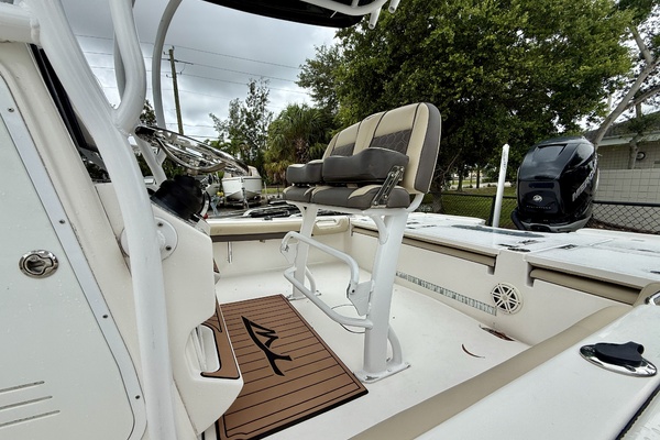 25ft Tidewater Yacht For Sale