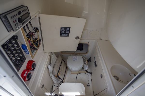 27ft Boston Whaler Yacht For Sale