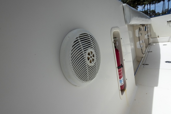 27ft Boston Whaler Yacht For Sale