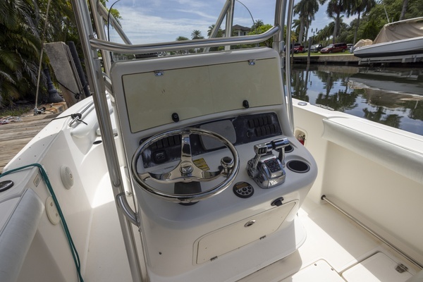 Photo of the 2007 Boston Whaler 270 OUTRAGE