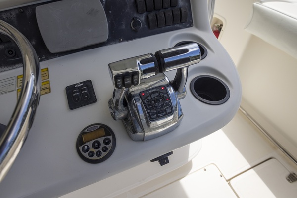 27ft Boston Whaler Yacht For Sale