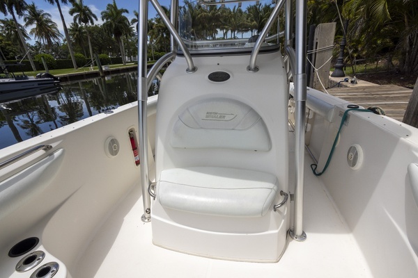 Photo of the 2007 Boston Whaler 270 OUTRAGE