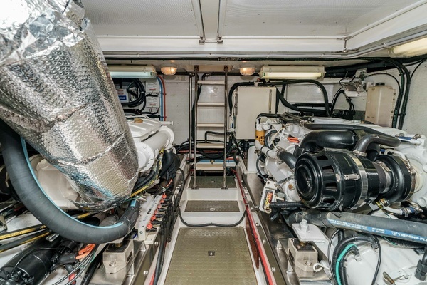 2005 Offshore Yachts 54