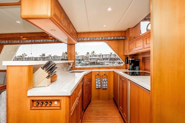 2005 Offshore Yachts 54