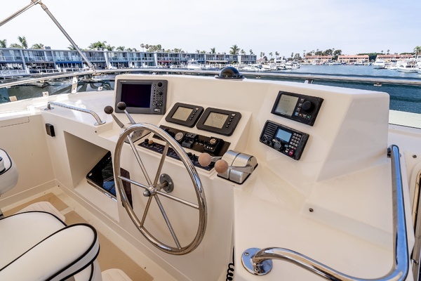 2005 Offshore Yachts 54