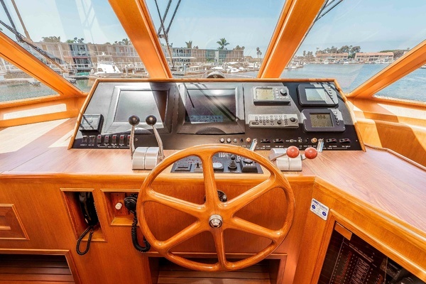 2005 Offshore Yachts 54