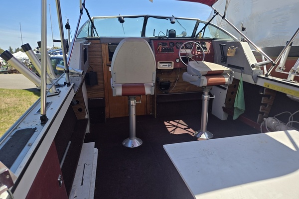 21ft Lund Yacht For Sale