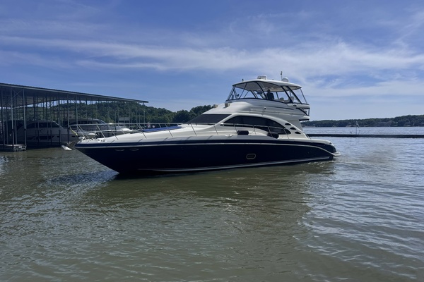 Photo of the 2005 Sea Ray 550 SEDAN BRIDGE