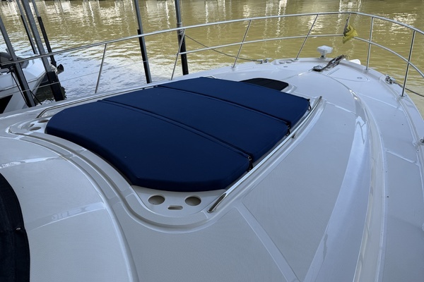 Photo of the 2005 Sea Ray 550 SEDAN BRIDGE