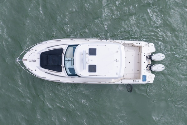 2020 Boston Whaler 32