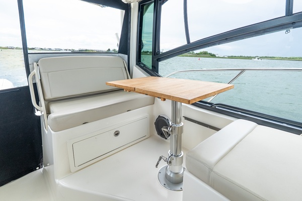 32ft Boston Whaler Yacht For Sale