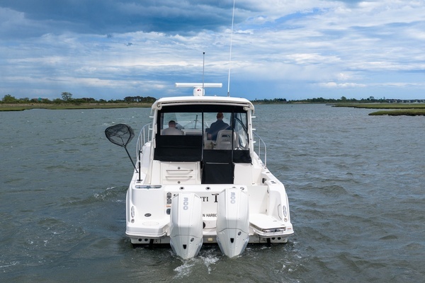 2020 Boston Whaler 32