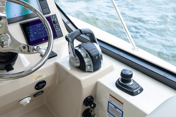 2020 Boston Whaler 32