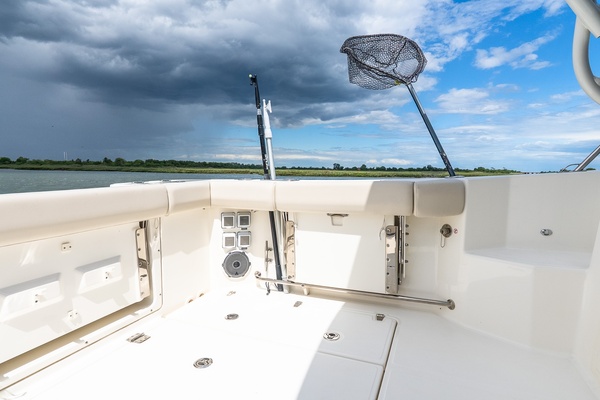 32ft Boston Whaler Yacht For Sale