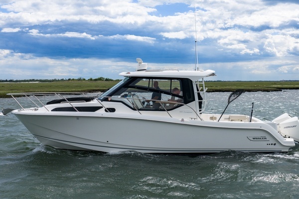 2020 Boston Whaler 32