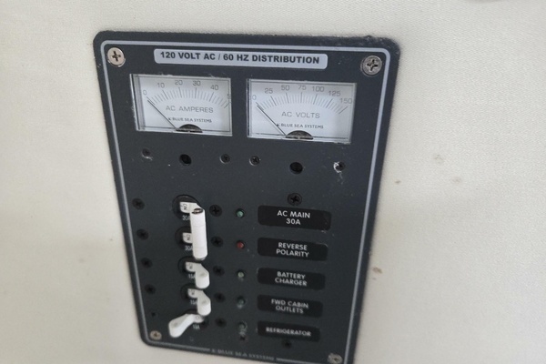 24ft Century Yacht For Sale