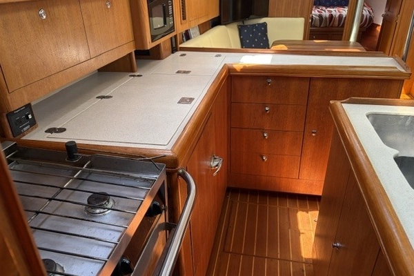 INNISFREE 46ft Hunter Yacht For Sale
