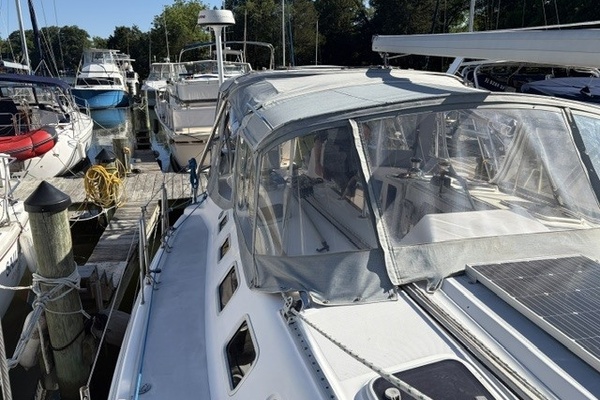 INNISFREE 46ft Hunter Yacht For Sale