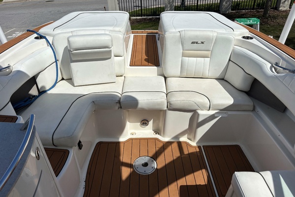 JUST ADD WATER 27ft Sea Ray Yacht For Sale
