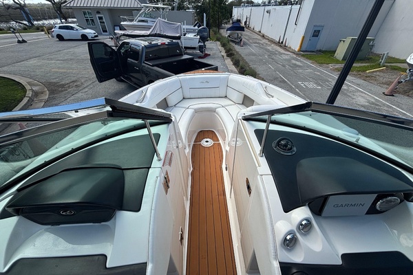 JUST ADD WATER 27ft Sea Ray Yacht For Sale