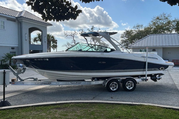 JUST ADD WATER 27ft Sea Ray Yacht For Sale