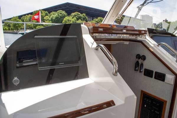 38ft MJM Yacht For Sale