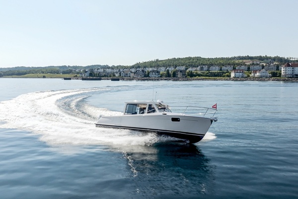 38ft MJM Yacht For Sale