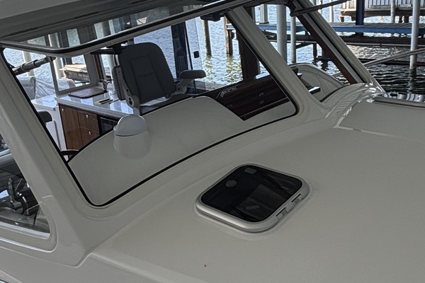 38ft MJM Yacht For Sale