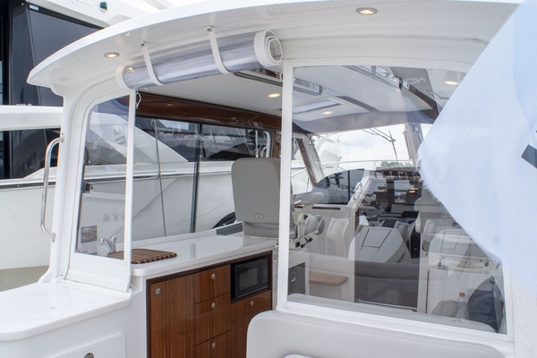 38ft MJM Yacht For Sale