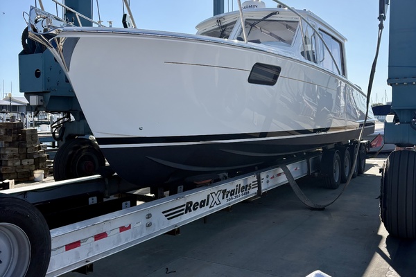 38ft MJM Yacht For Sale