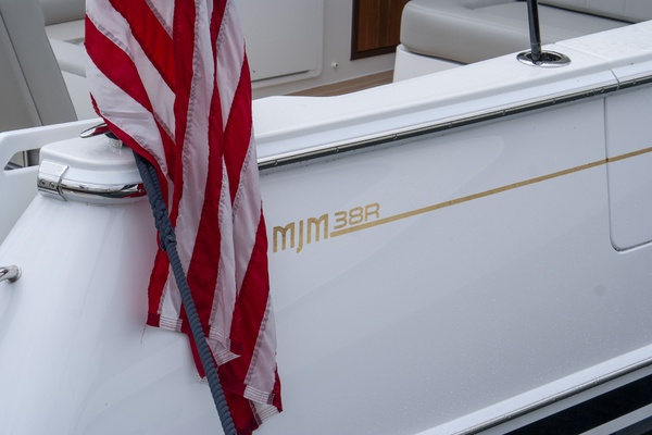 38ft MJM Yacht For Sale